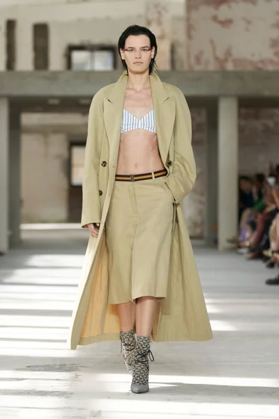 Look 1